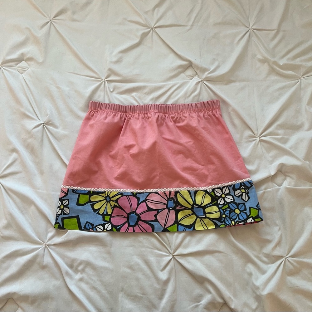 Vintage pink and blue floral mini skirt with elastic waistband and lace trim